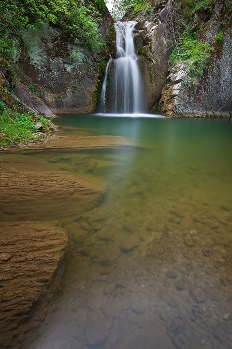 Водопад Скока
