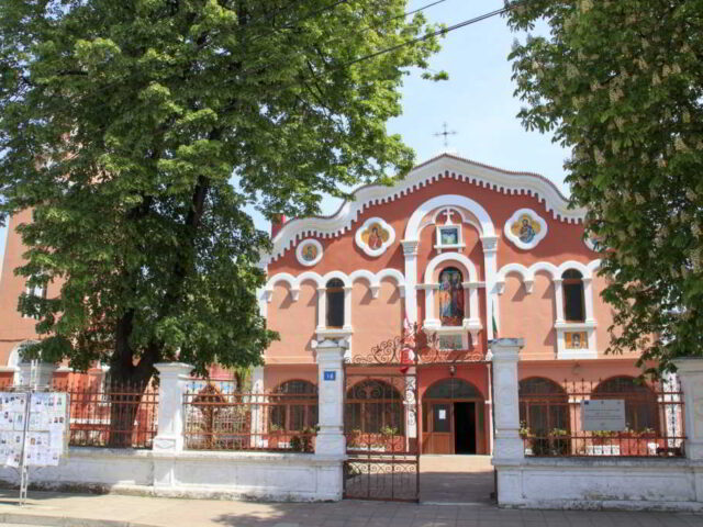 Катедрален храм „Св. Св. Апостоли Петър и Павел“